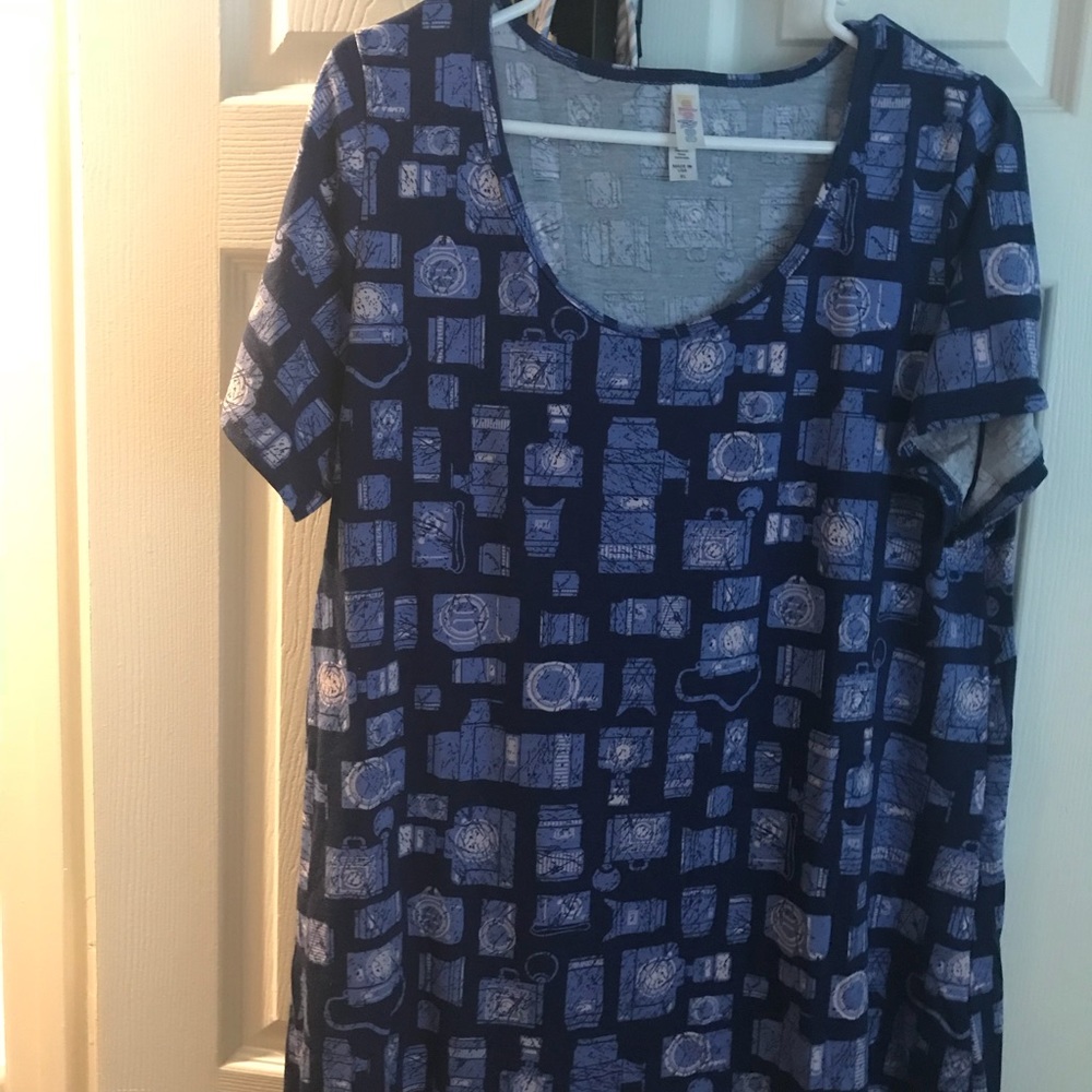 LulaRoe Camera Classic Tee